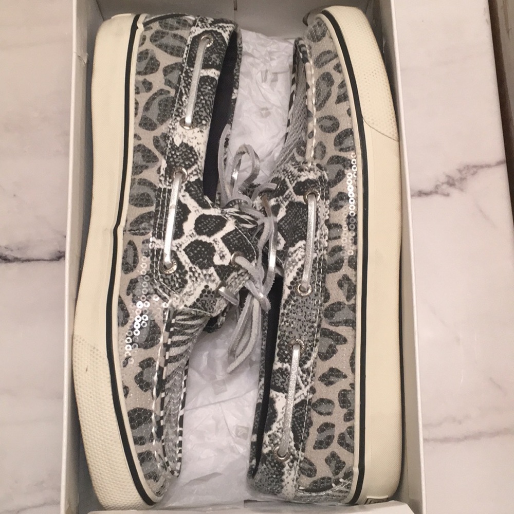 BLACK/ WHITE ZEBRA SPERRYS
